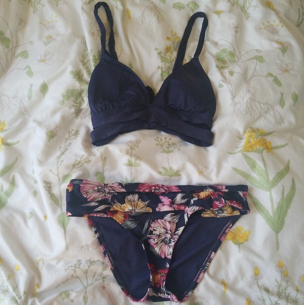 Kona Sol wrap detail bikini